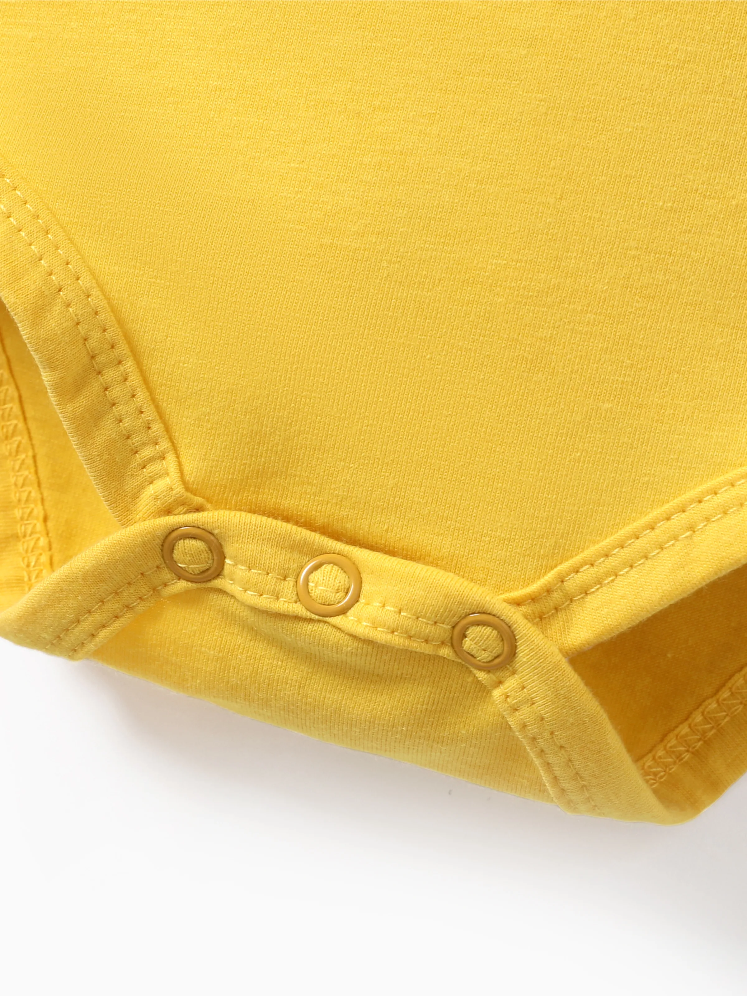 14455-harry-potter-1pc-baby-boy-girl-college-badge-pattern-romper-yellow-5.webp Harry Potter 1pc Baby Boy/girl College Badge Pattern Romper Yellow