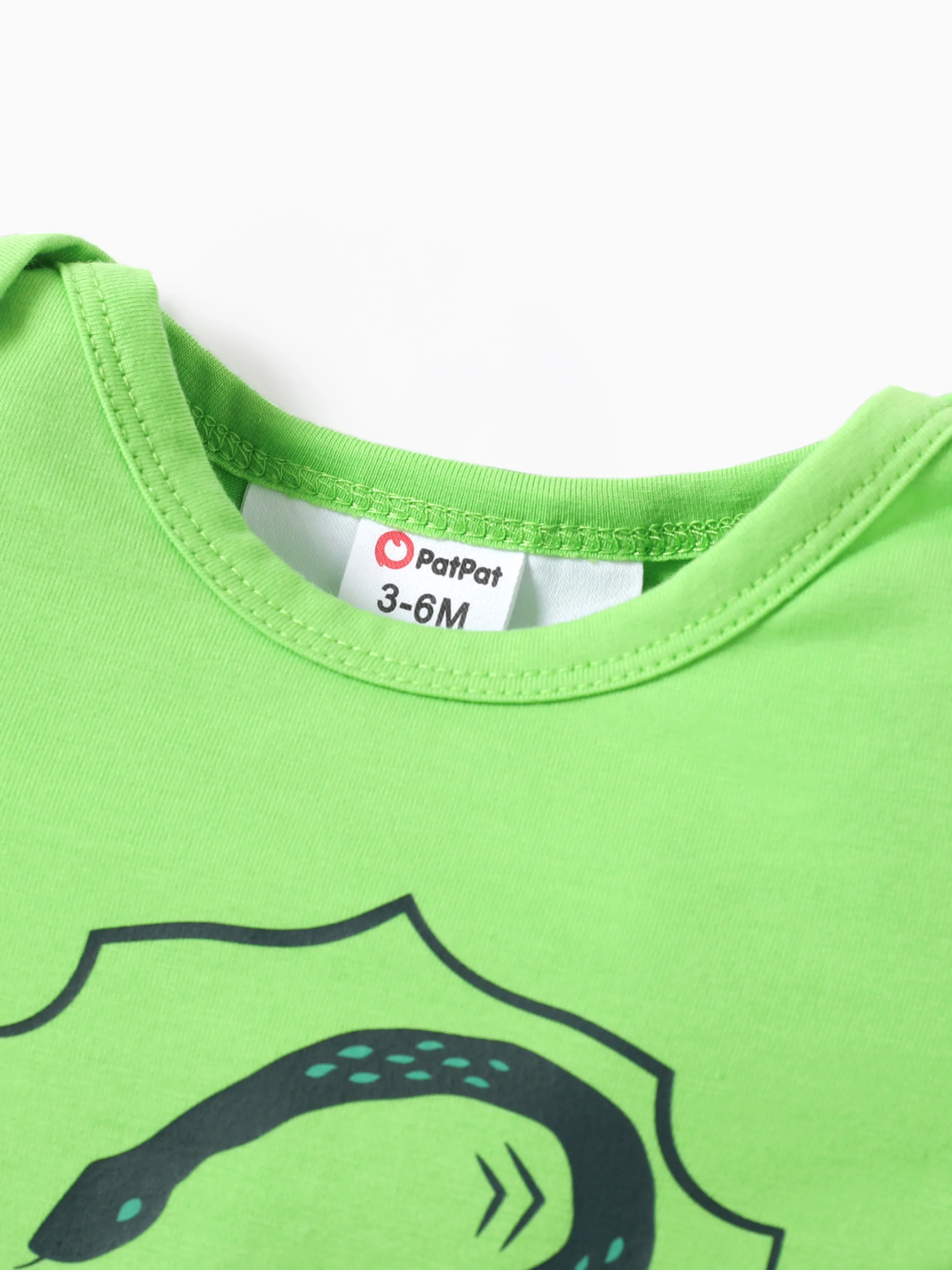 15325-harry-potter-1pc-baby-boy-college-badge-pattern-romper-green-4.webp Harry Potter 1pc Baby Boy College Badge Pattern Romper Green