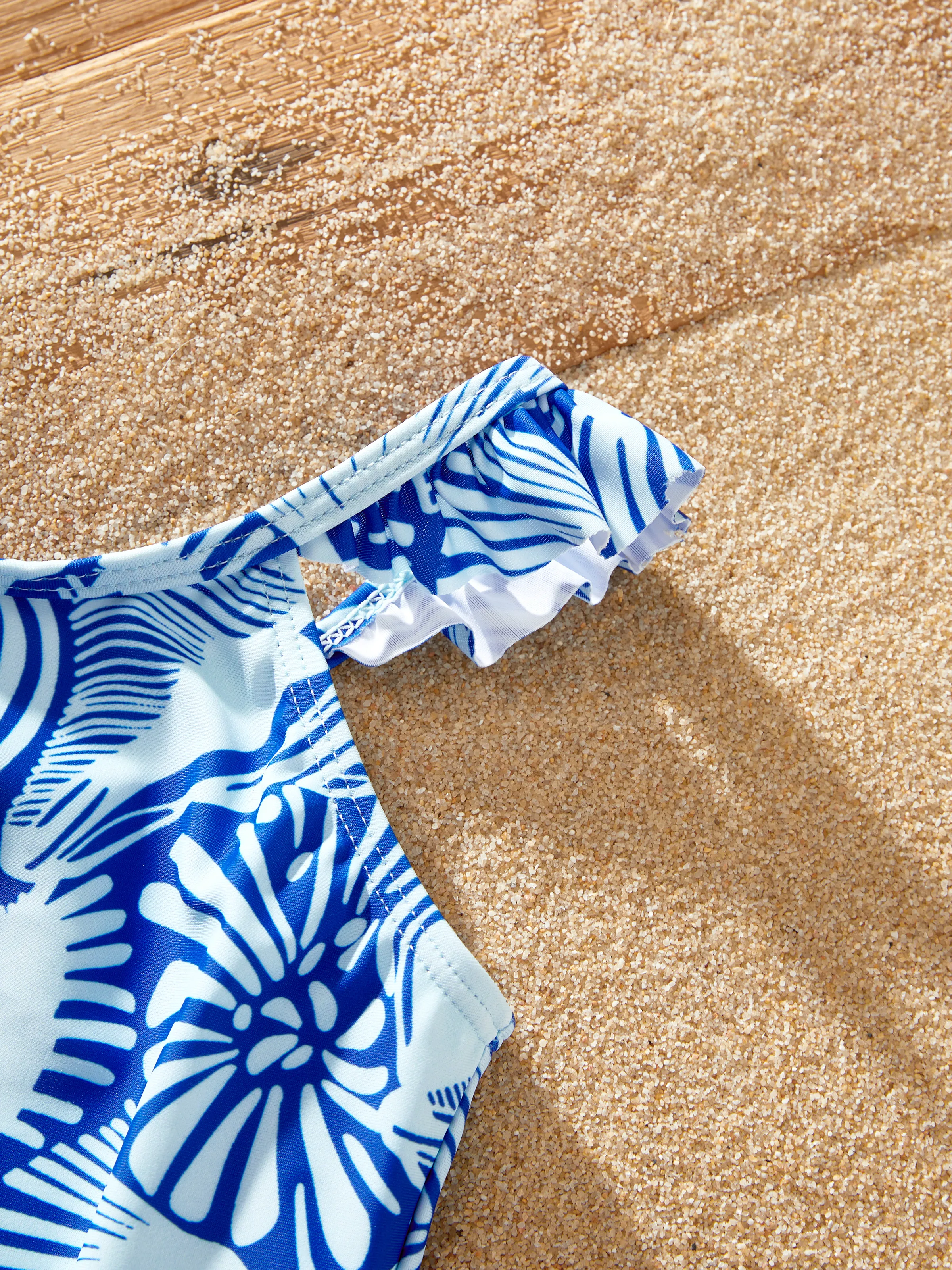 20093-toddler-girl-shell-print-swimwear-floral-two-piece-bikini-for-girls-perfect-for-beach-days-pool-parties-blue-5.webp Toddler Girl Shell Print Swimwear Floral two-piece Bikini for girls, Perfect for Beach Days & Pool Parties Blue