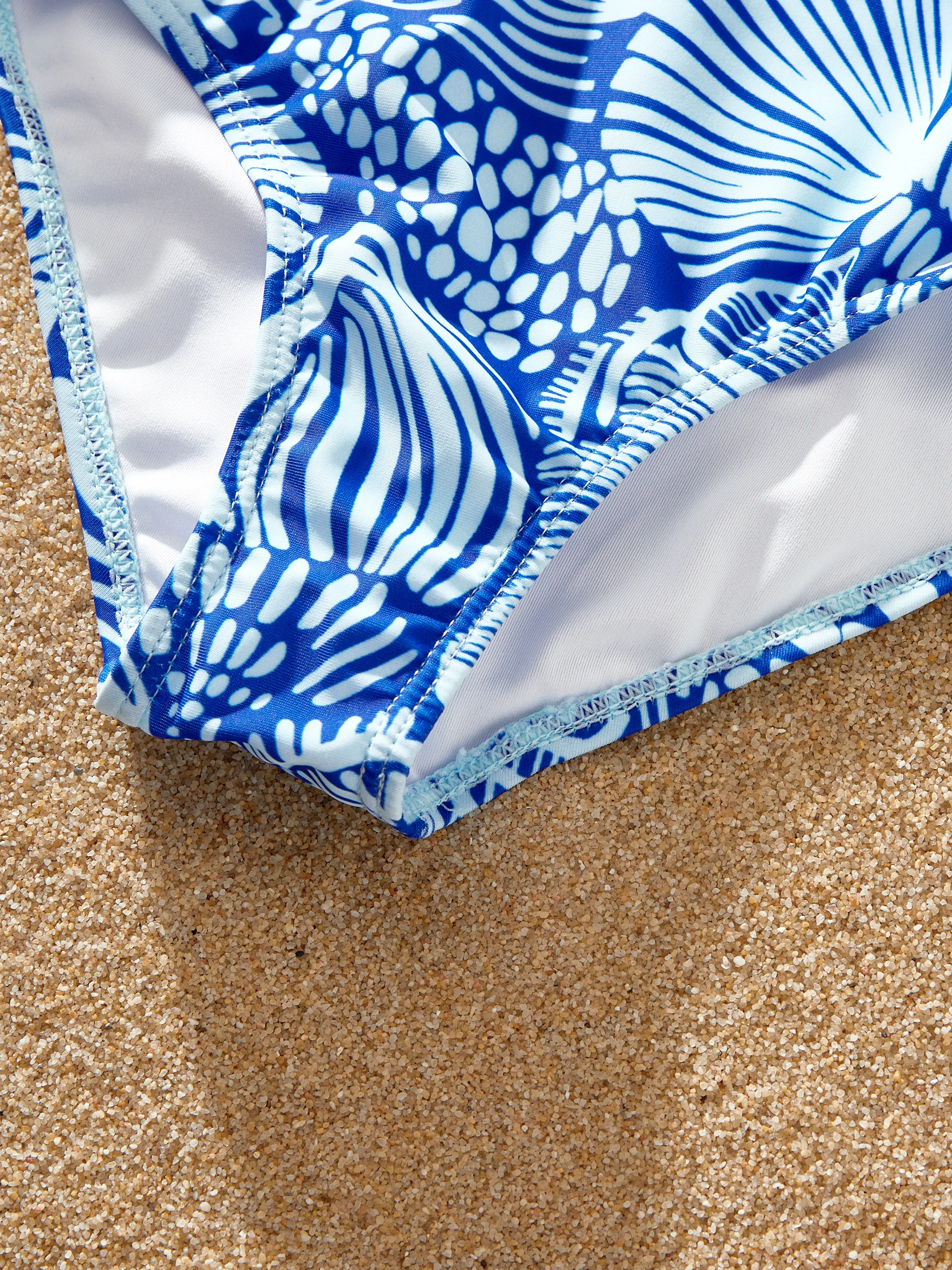 20093-toddler-girl-shell-print-swimwear-floral-two-piece-bikini-for-girls-perfect-for-beach-days-pool-parties-blue-6.webp Toddler Girl Shell Print Swimwear Floral two-piece Bikini for girls, Perfect for Beach Days & Pool Parties Blue