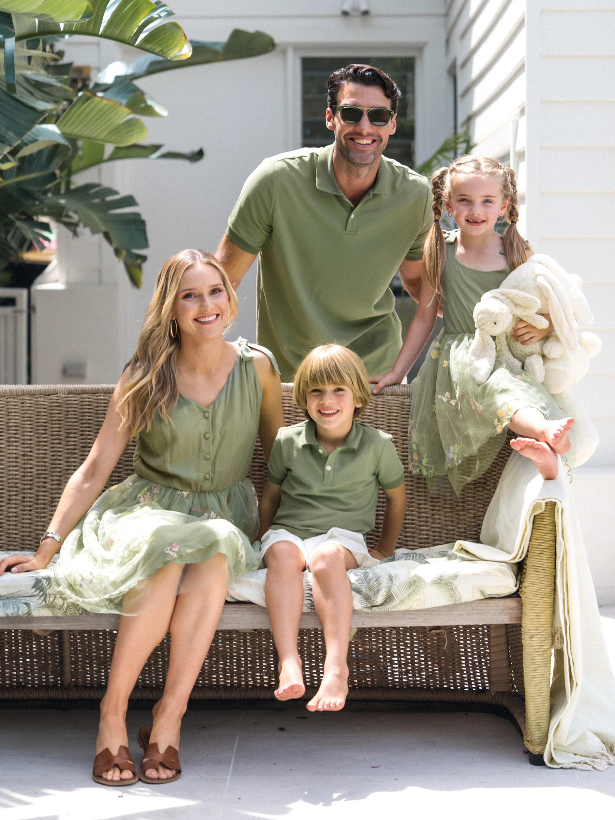 29208-toddler-kid-girl-flower-embroidered-v-neck-strappy-mesh-dress-green-3.webp Toddler/Kid Girl Flower Embroidered V-neck Strappy Mesh Dress Green