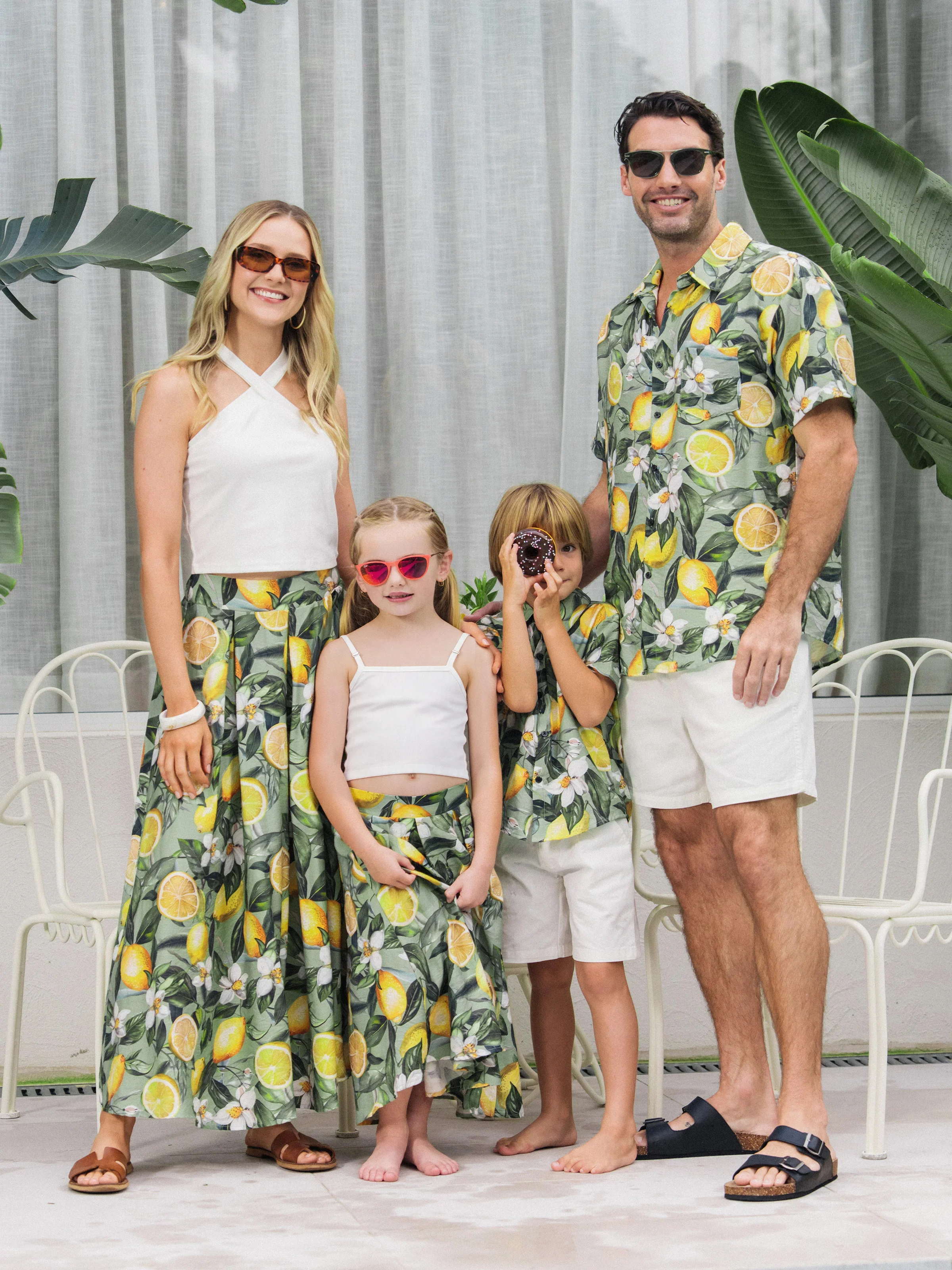5585-matching-family-outfits-lemon-print-hawaiian-shirts-summer-dresses-tropical-vacation-clothes-for-men-women-kids-green-1.webp Matching Family Outfits Lemon Print Hawaiian Shirts & Summer Dresses Tropical Vacation Clothes for Men, Women & Kids Green